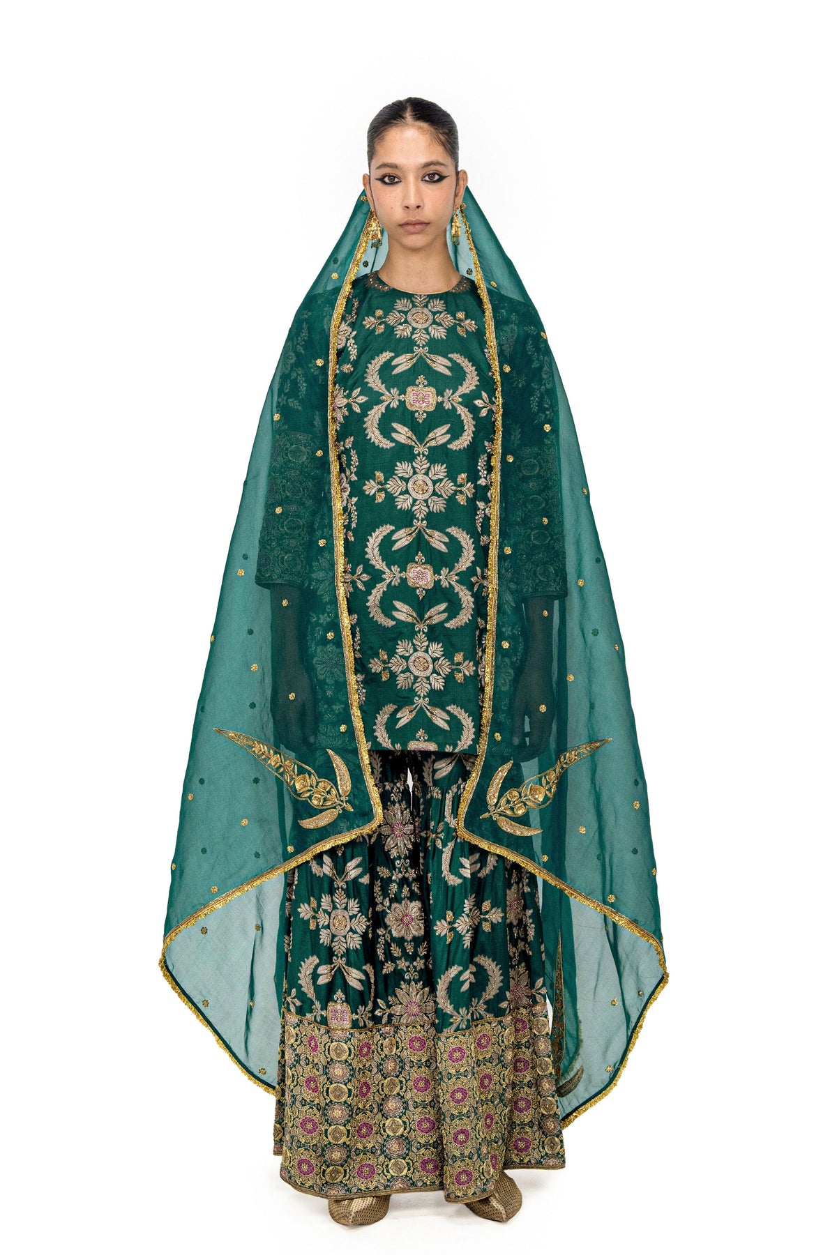 Amdara Acheli Green Kurta And Sharara