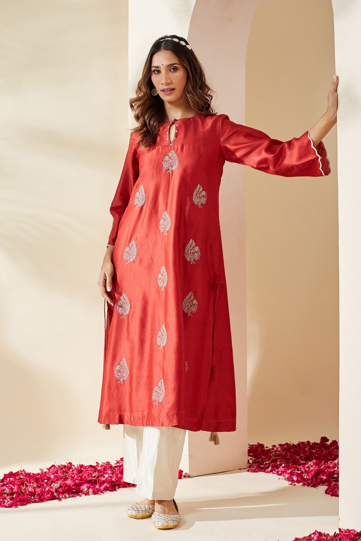 Red Dilruba Kurta Set