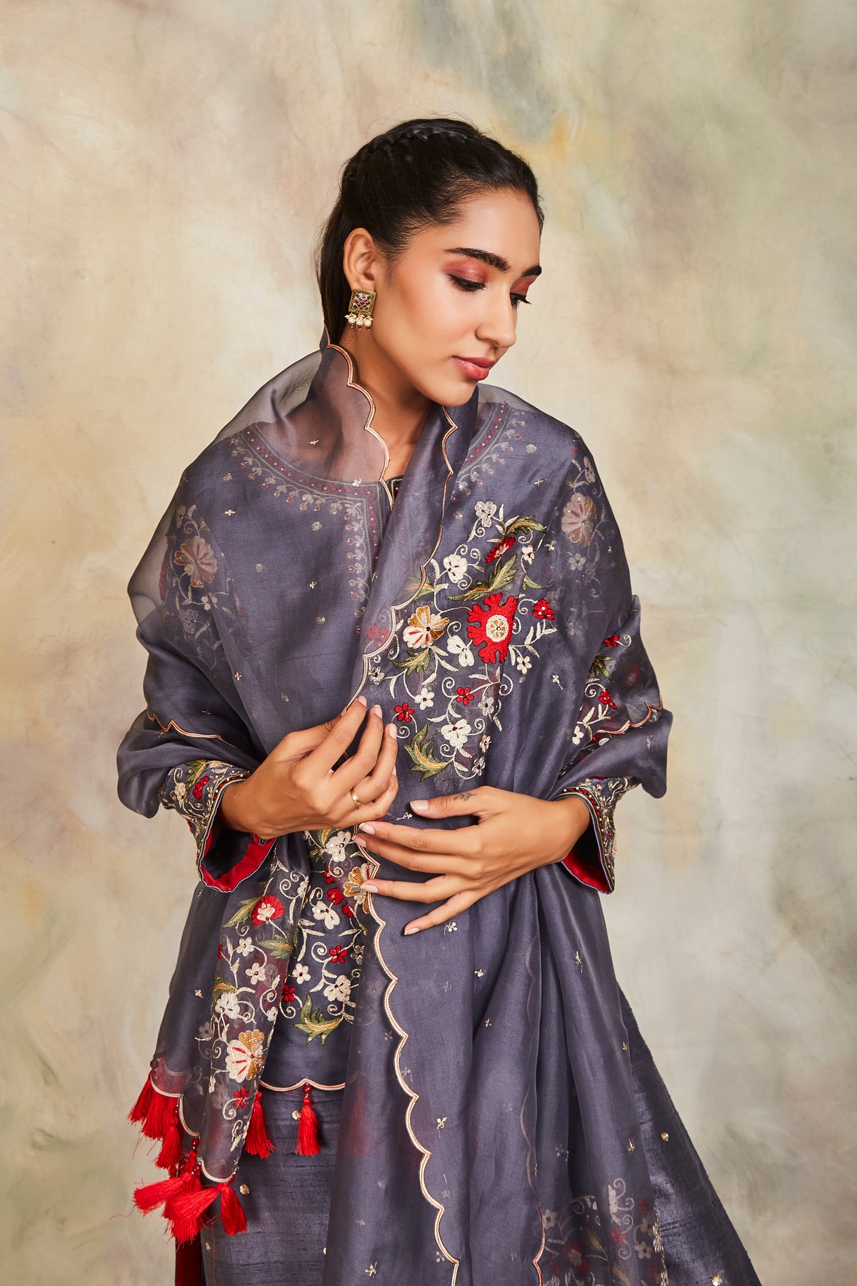 Zari embroidered grey kurta set