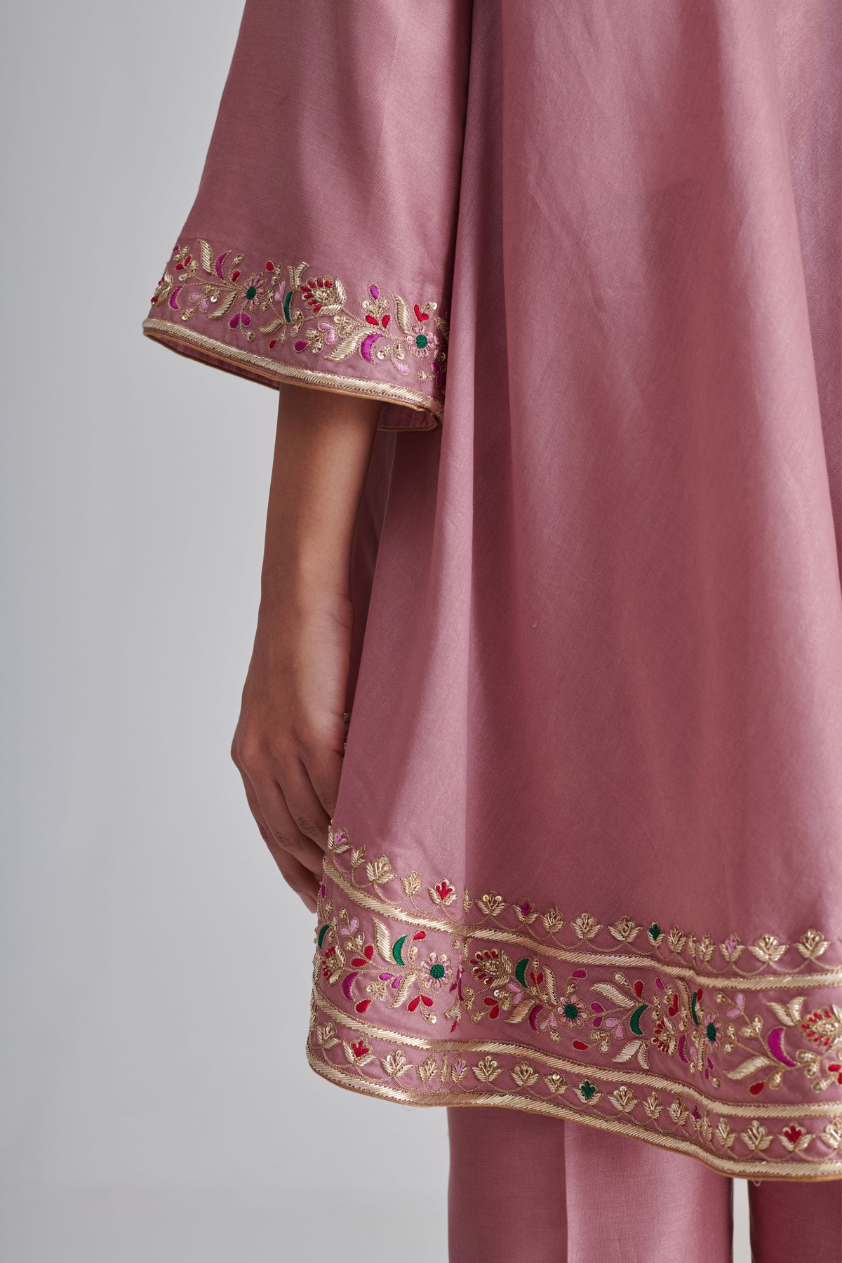 Naveli Kurta Set