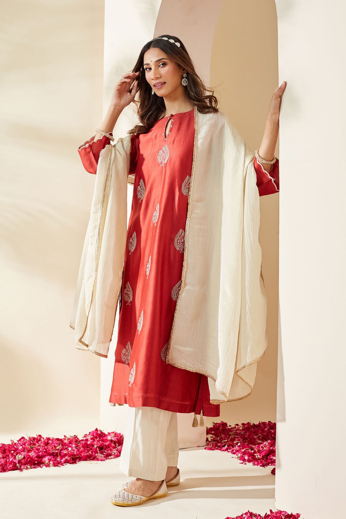 Red Dilruba Kurta Set