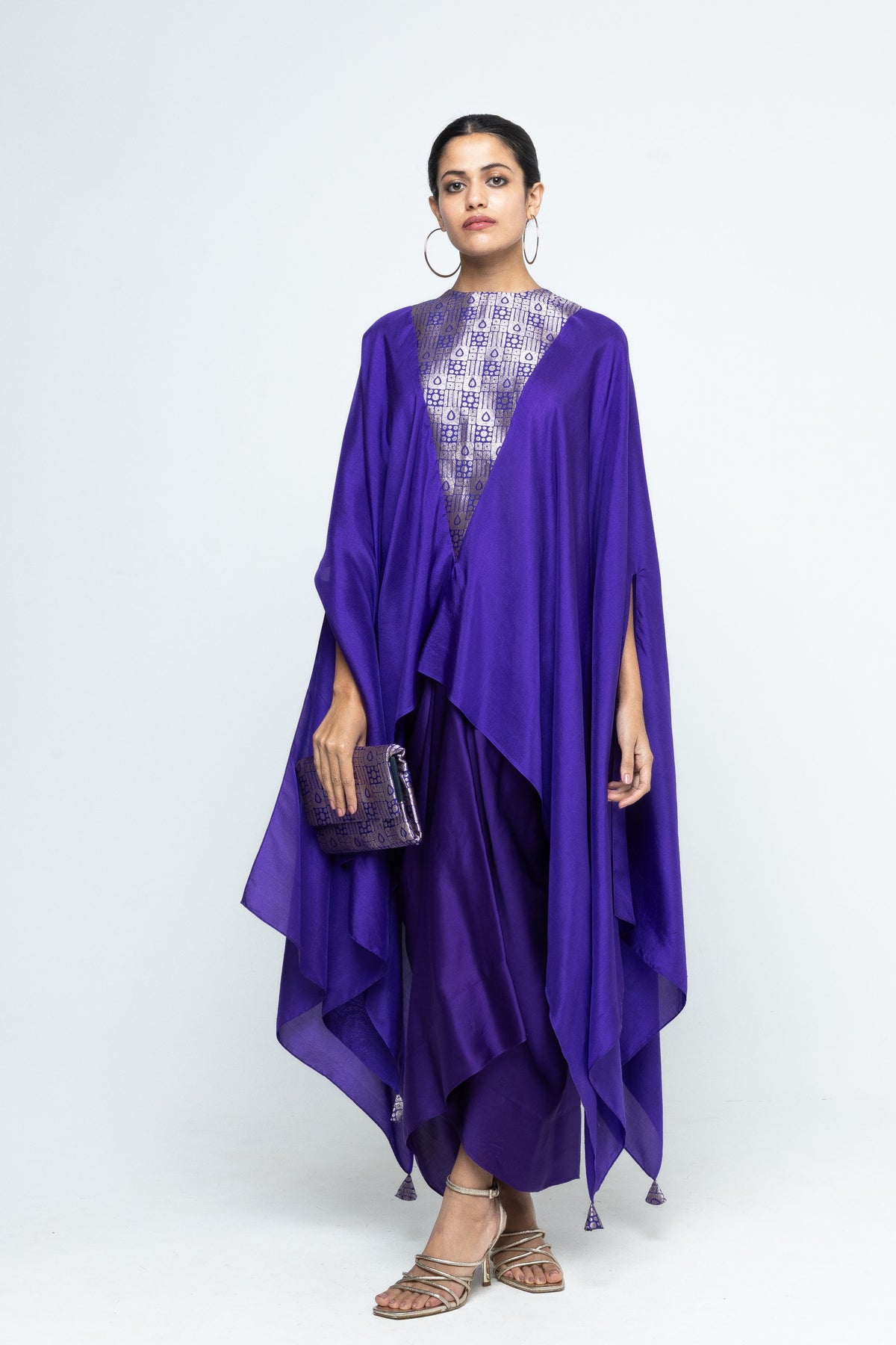 Statement Asymmetrical Cape Set