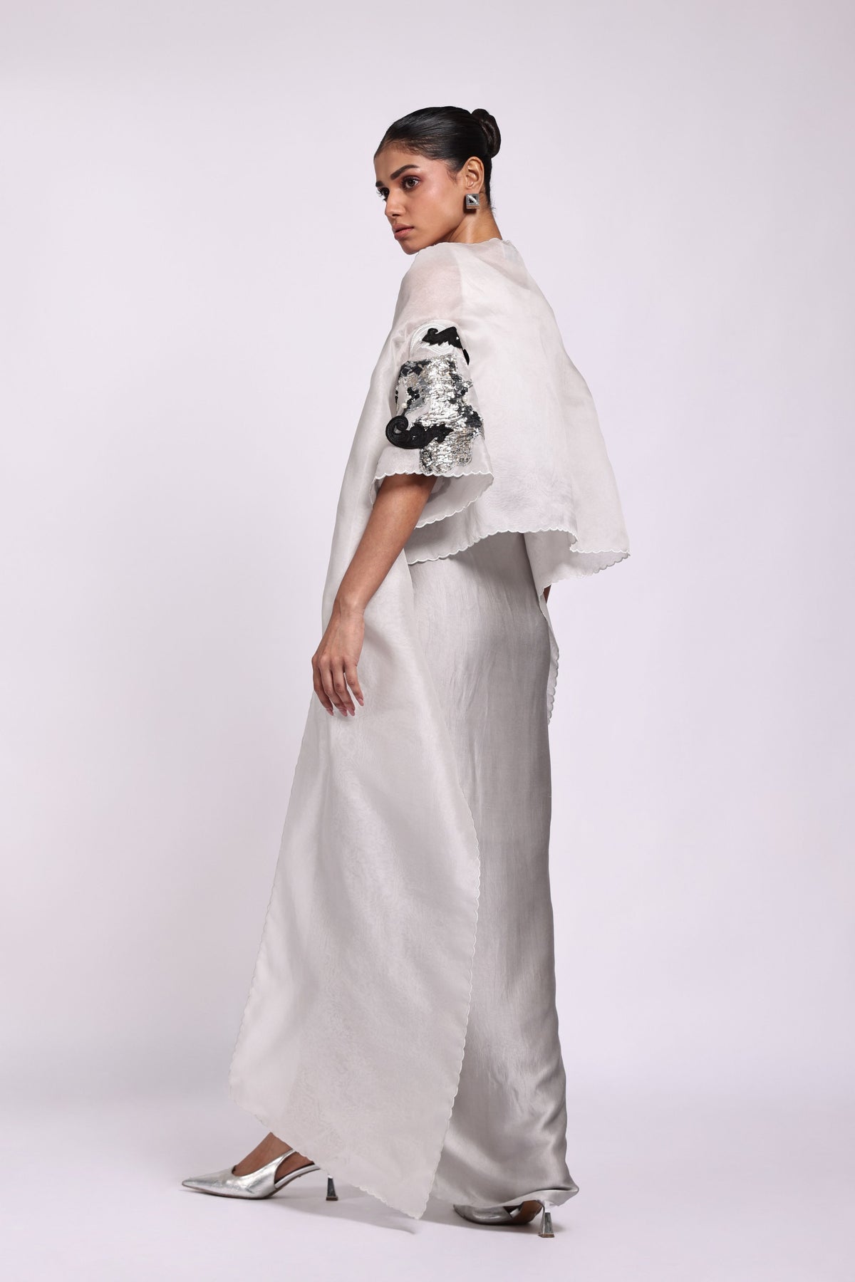 Hydrangea Brocado Cape Set