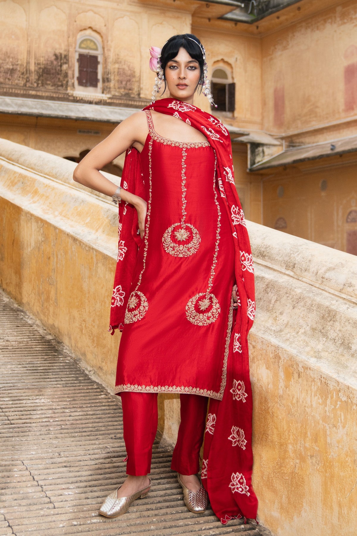 Strappy Gulaab Aur Kamal Suit