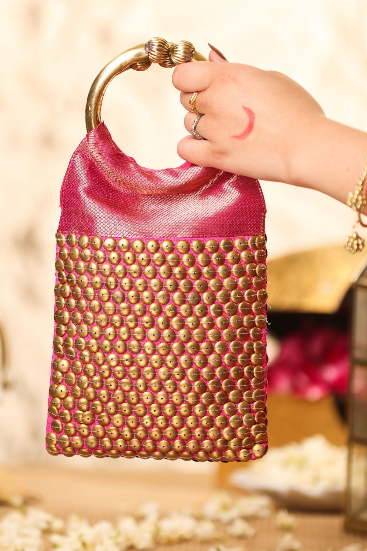 Hiranyika Clutch