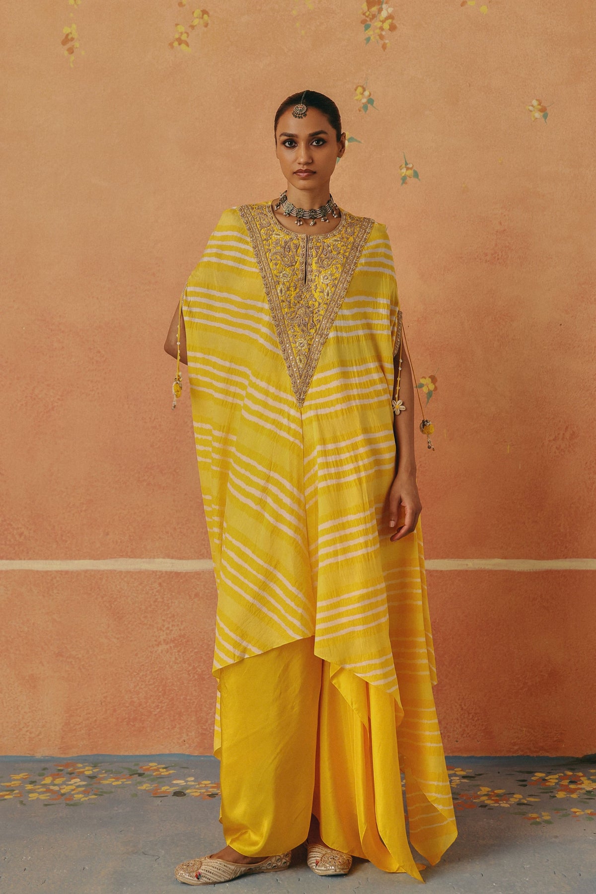 Peela Leheriya Kaftan Set