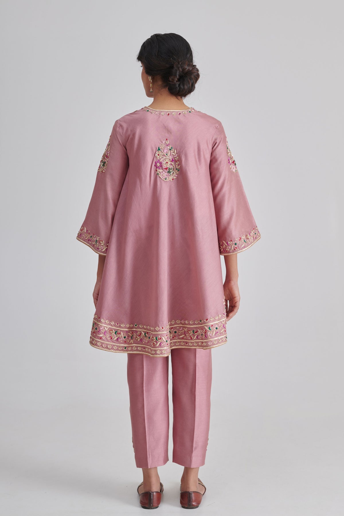 Naveli Kurta Set