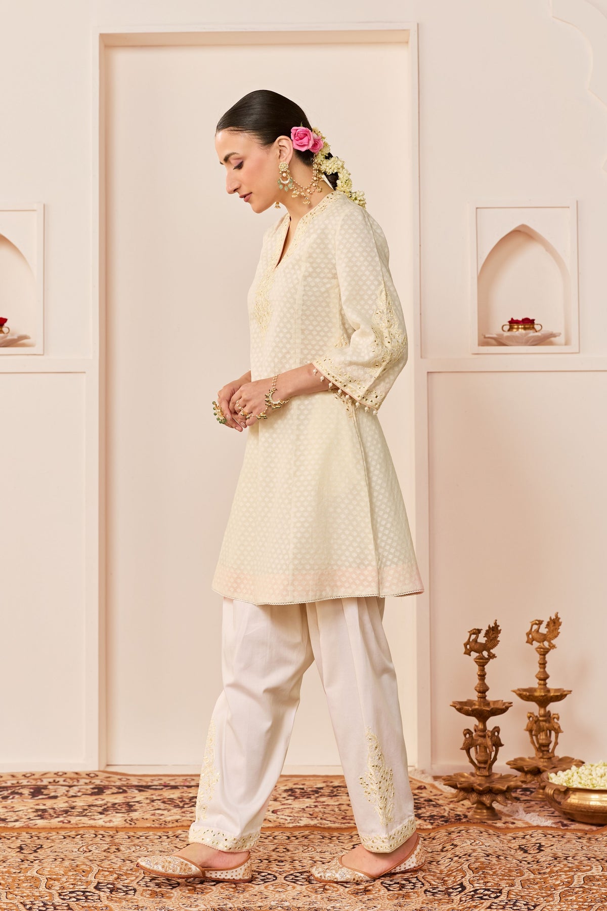 Reem Daisy Ivory Short Choga Set
