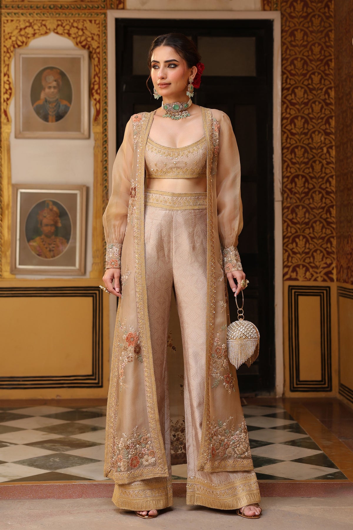 Ahista Ivory Cape Set