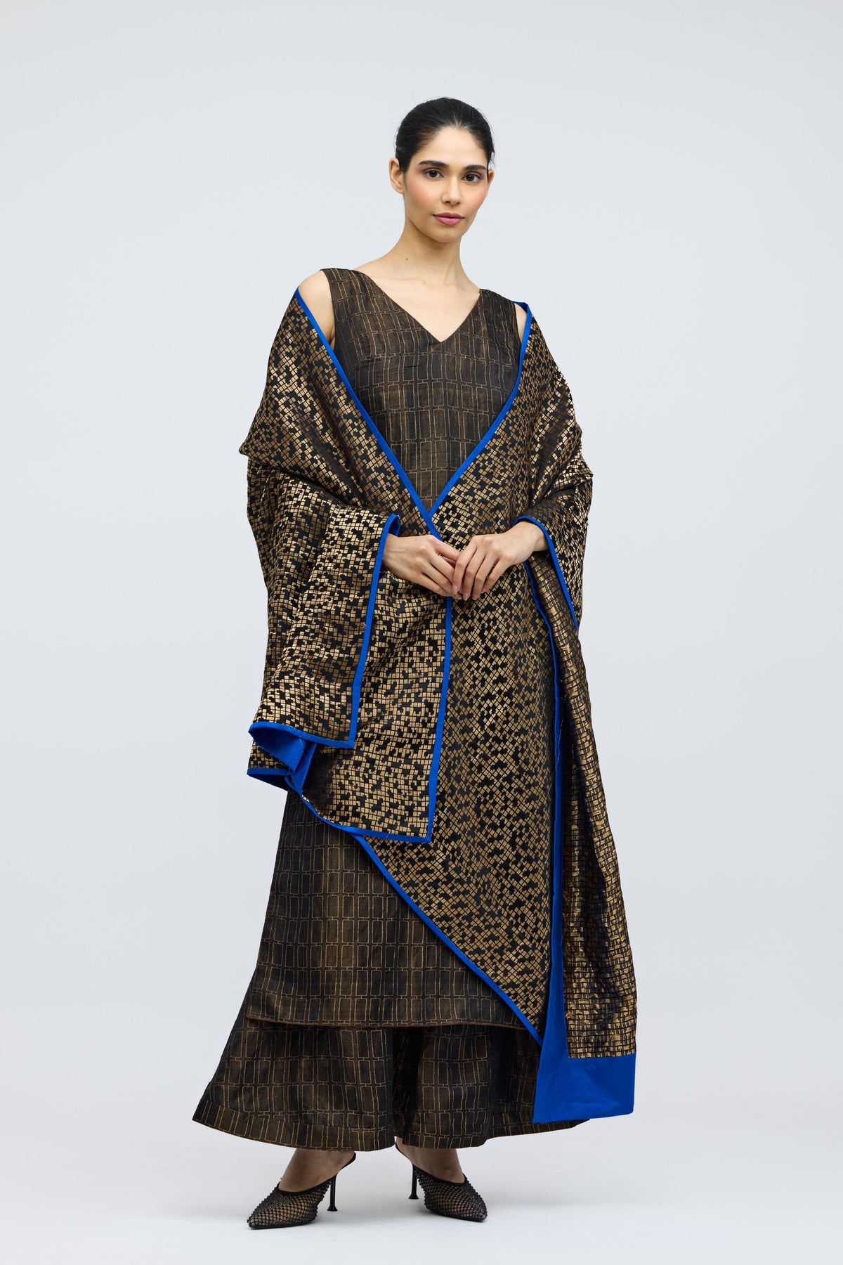 Chalk Hand Woven Brocade Dupatta