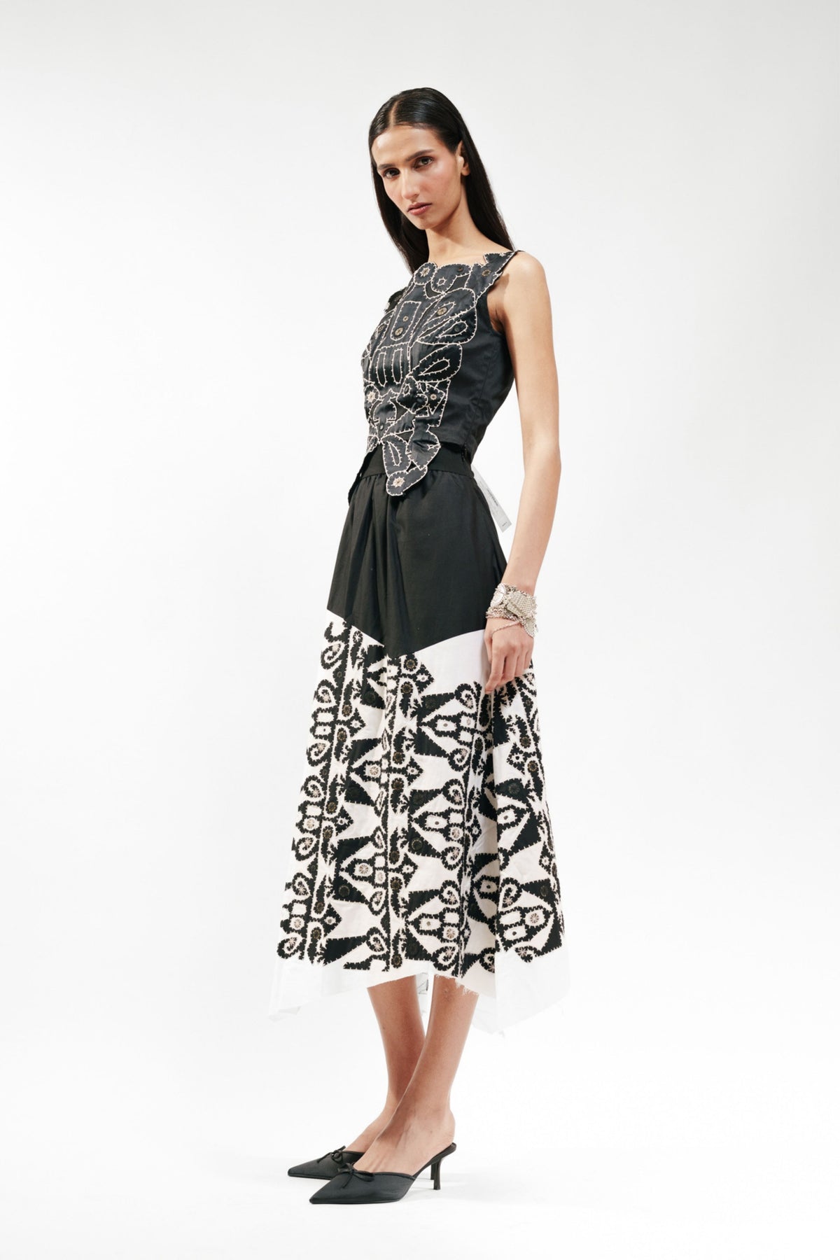 Monochrome Appliqué Skirt