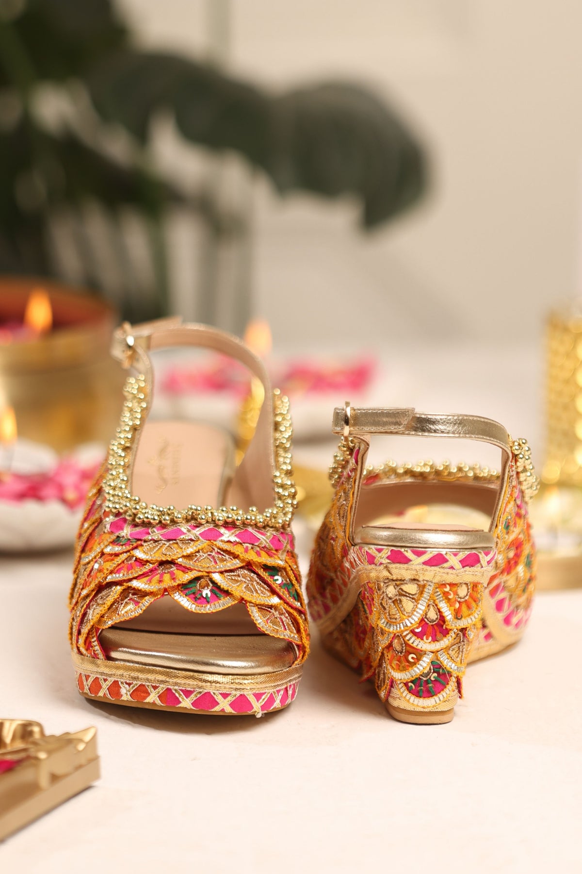 Akira Wedges