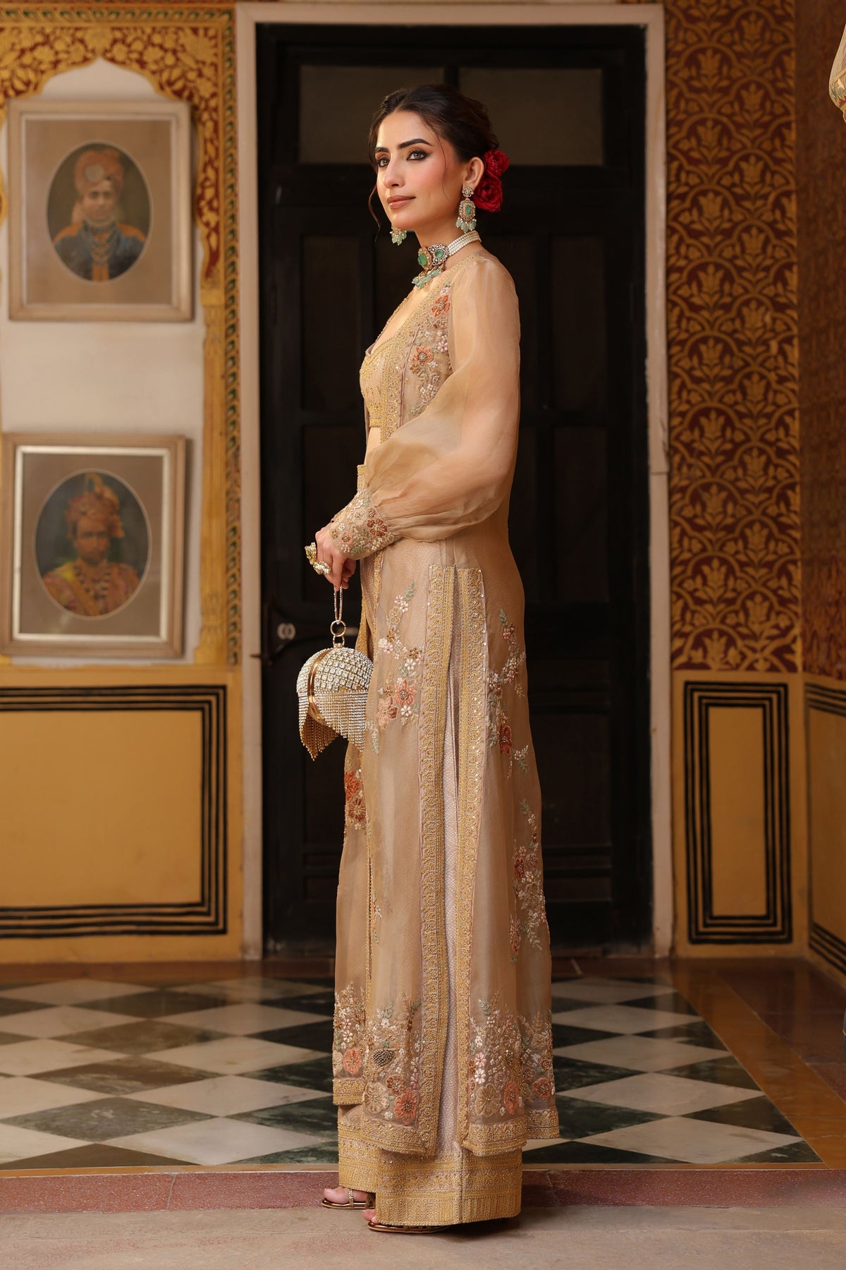 Ahista Ivory Cape Set
