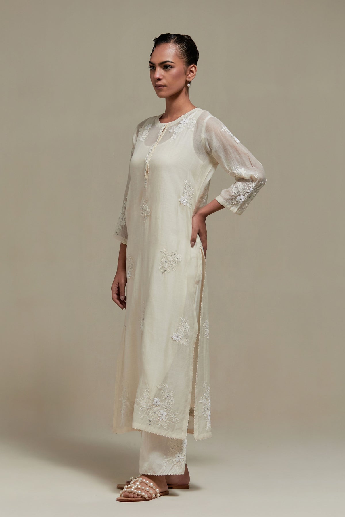 Off White Round Neck Kurta Set