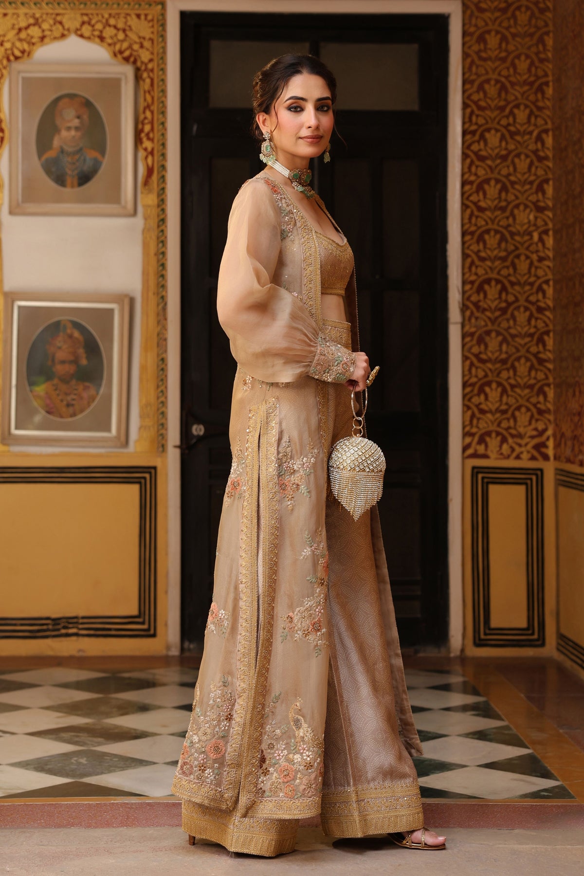 Ahista Ivory Cape Set