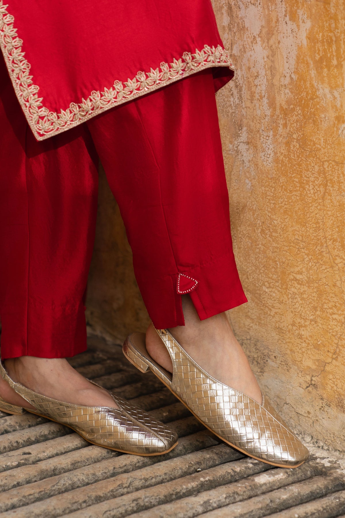 Strappy Gulaab Aur Kamal Suit
