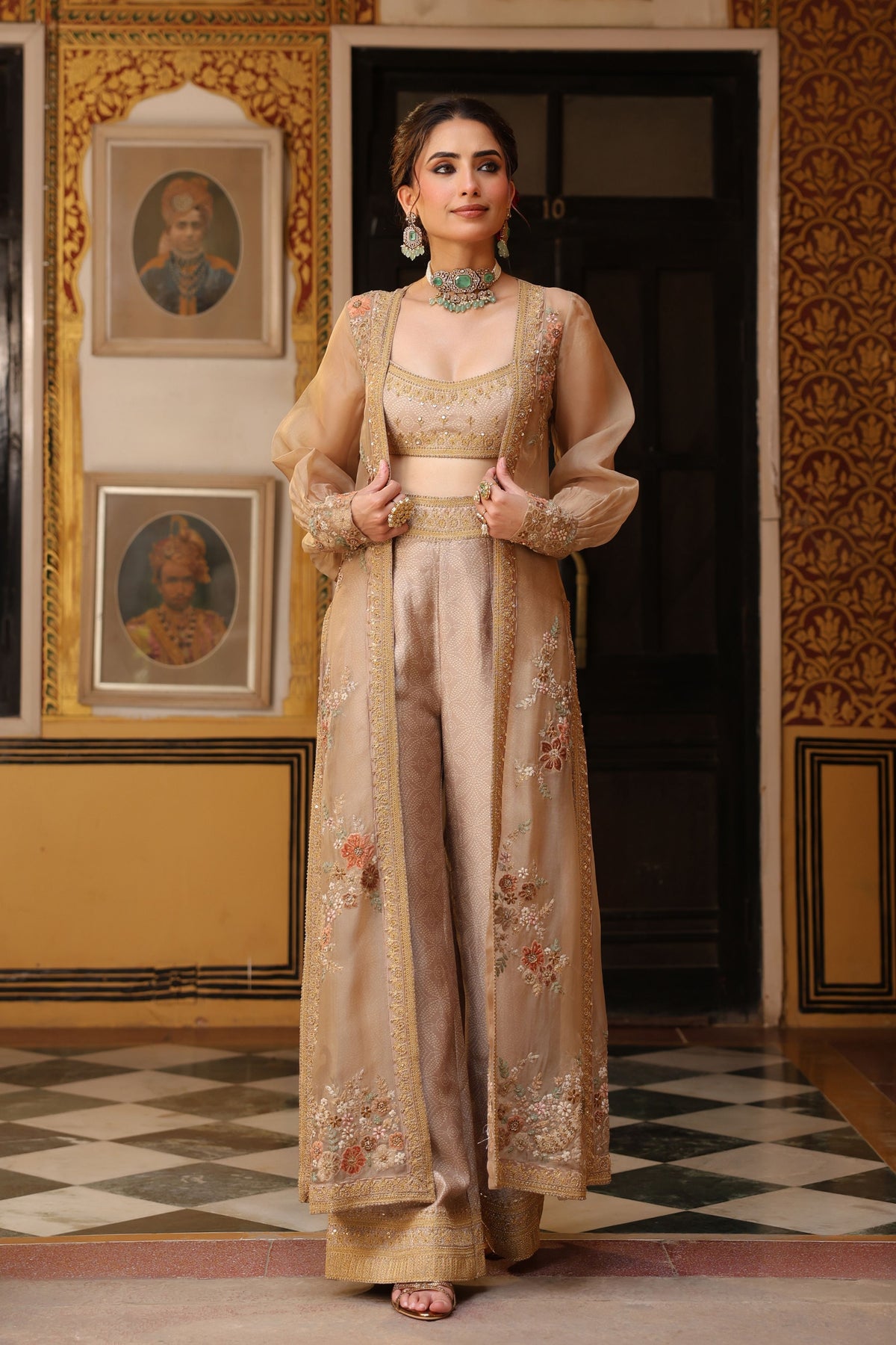 Ahista Ivory Cape Set