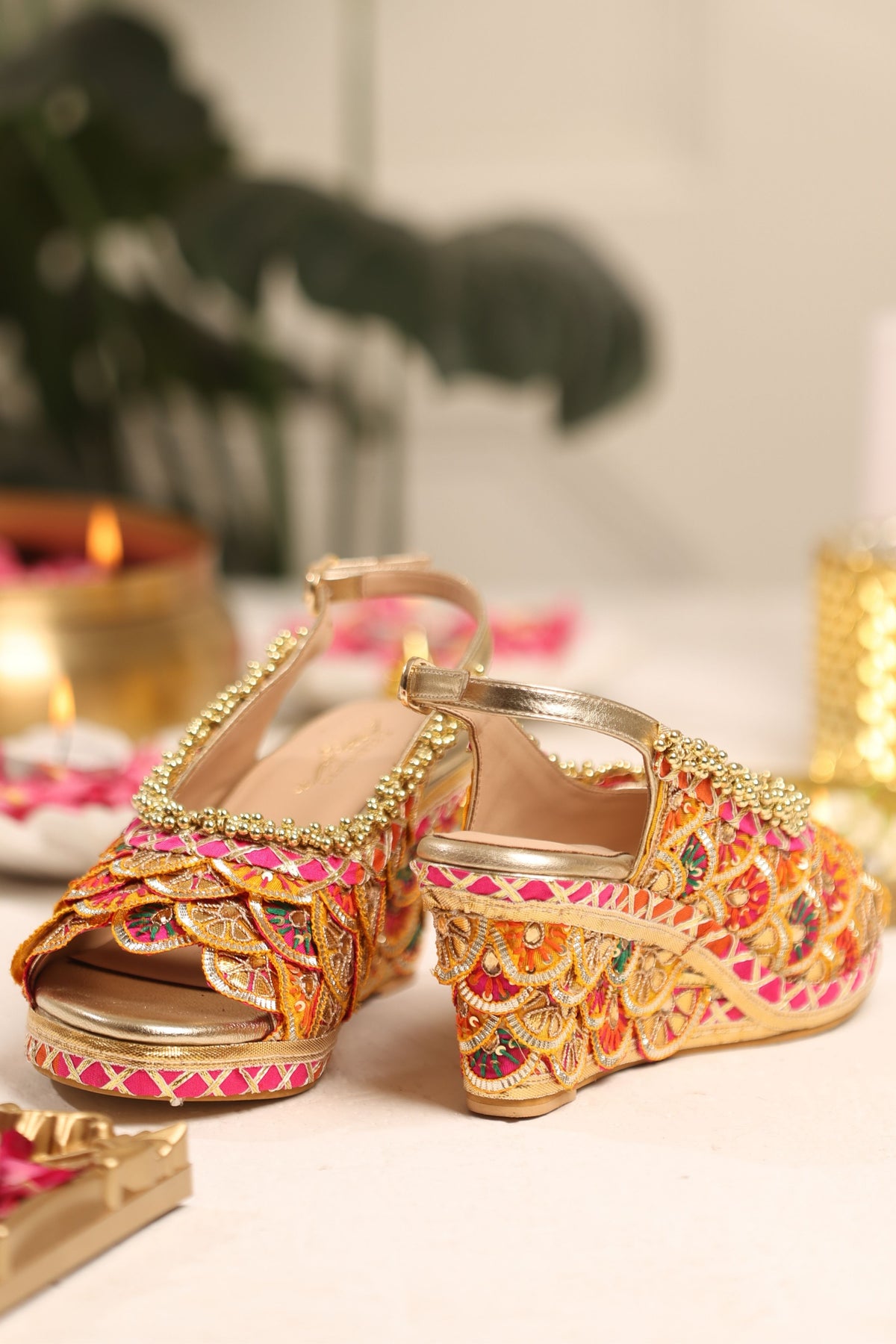 Akira Wedges