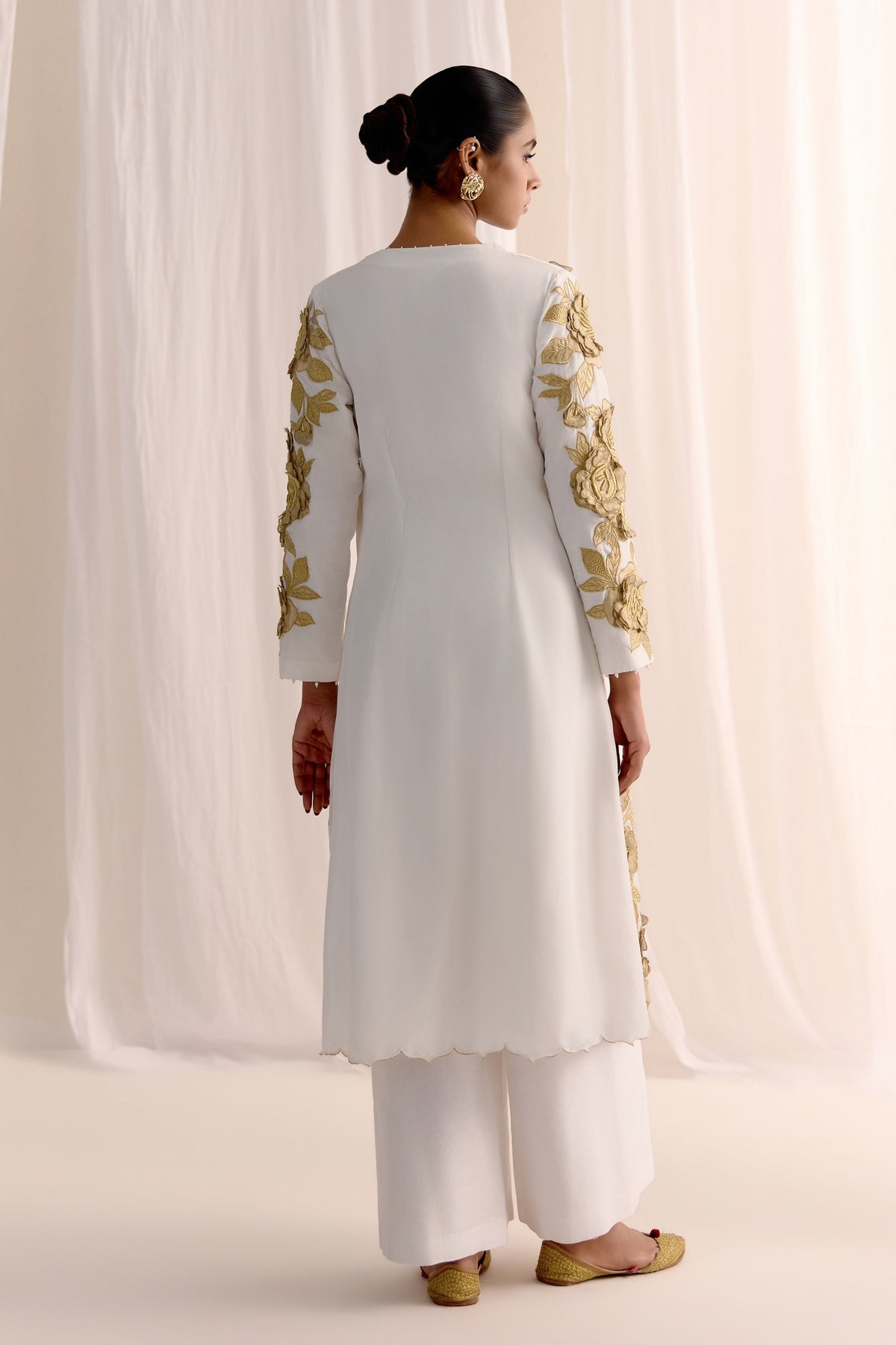 Noor Gulaab Kurta Set