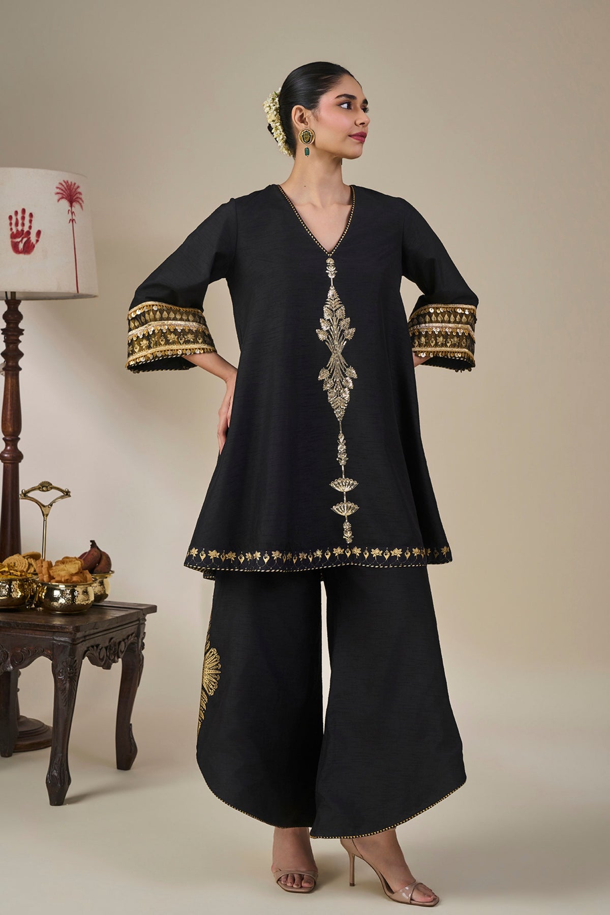 Black Pinnacle Arch Tunic Set