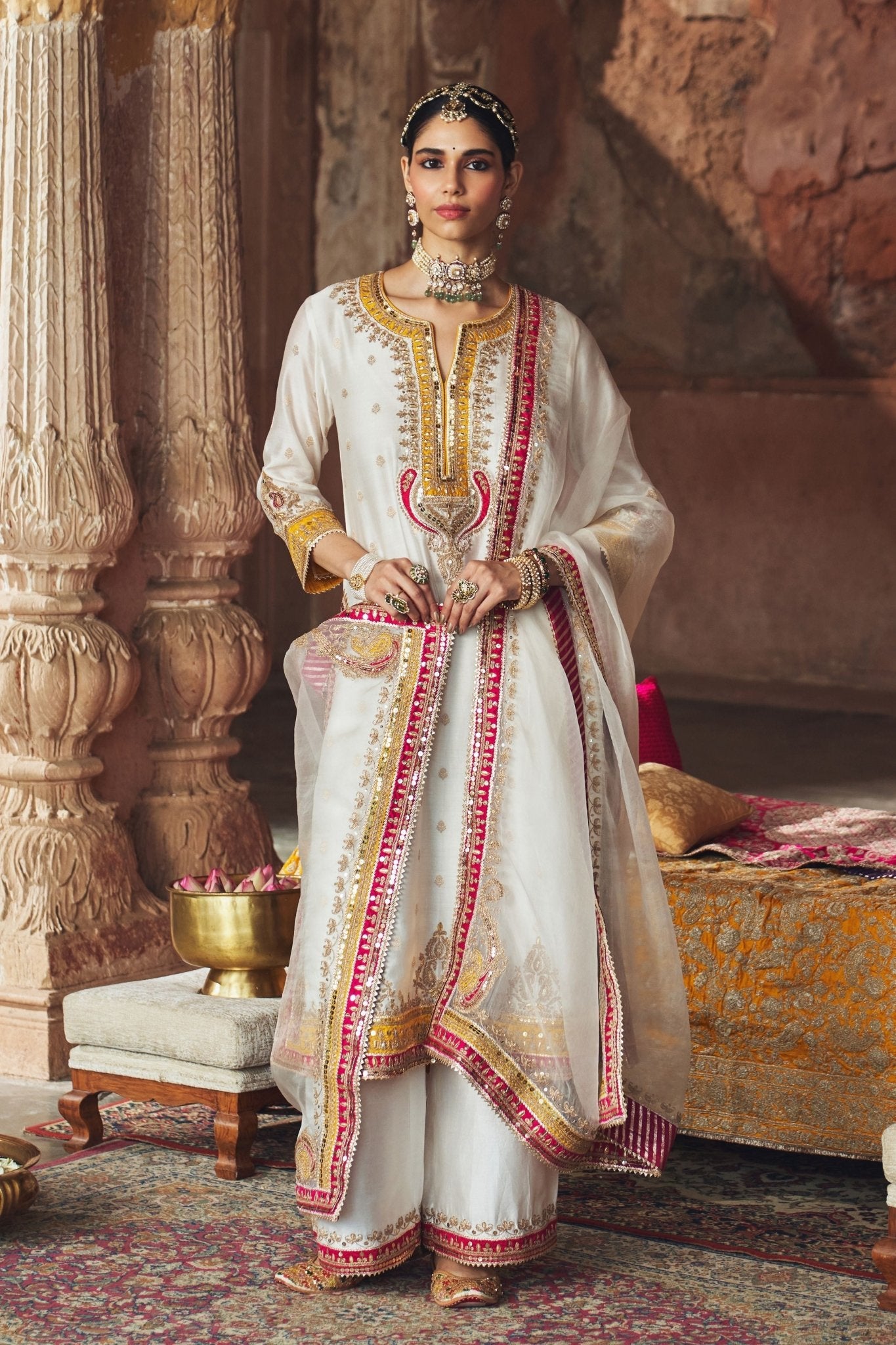 Sumaira Ivory Kurta Set - Sheetal Batra - Elahe