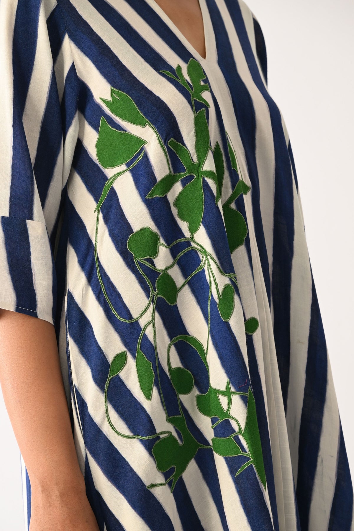 Revolt Rb Mayflower Applique Dress