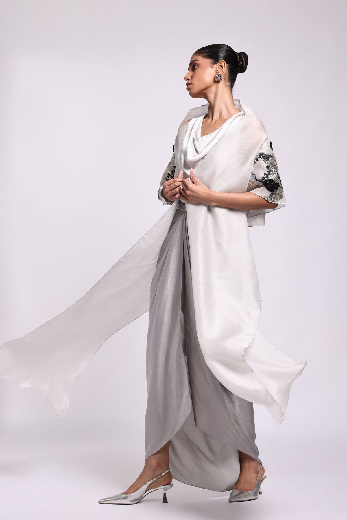 Hydrangea Brocado Cape Set