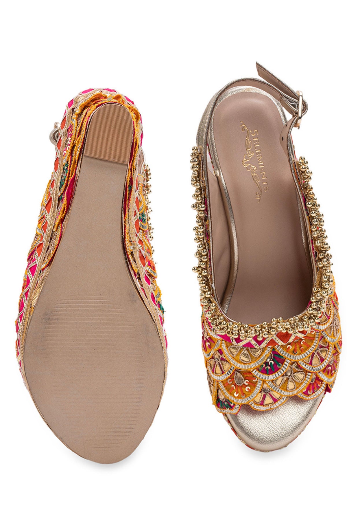 Akira Wedges
