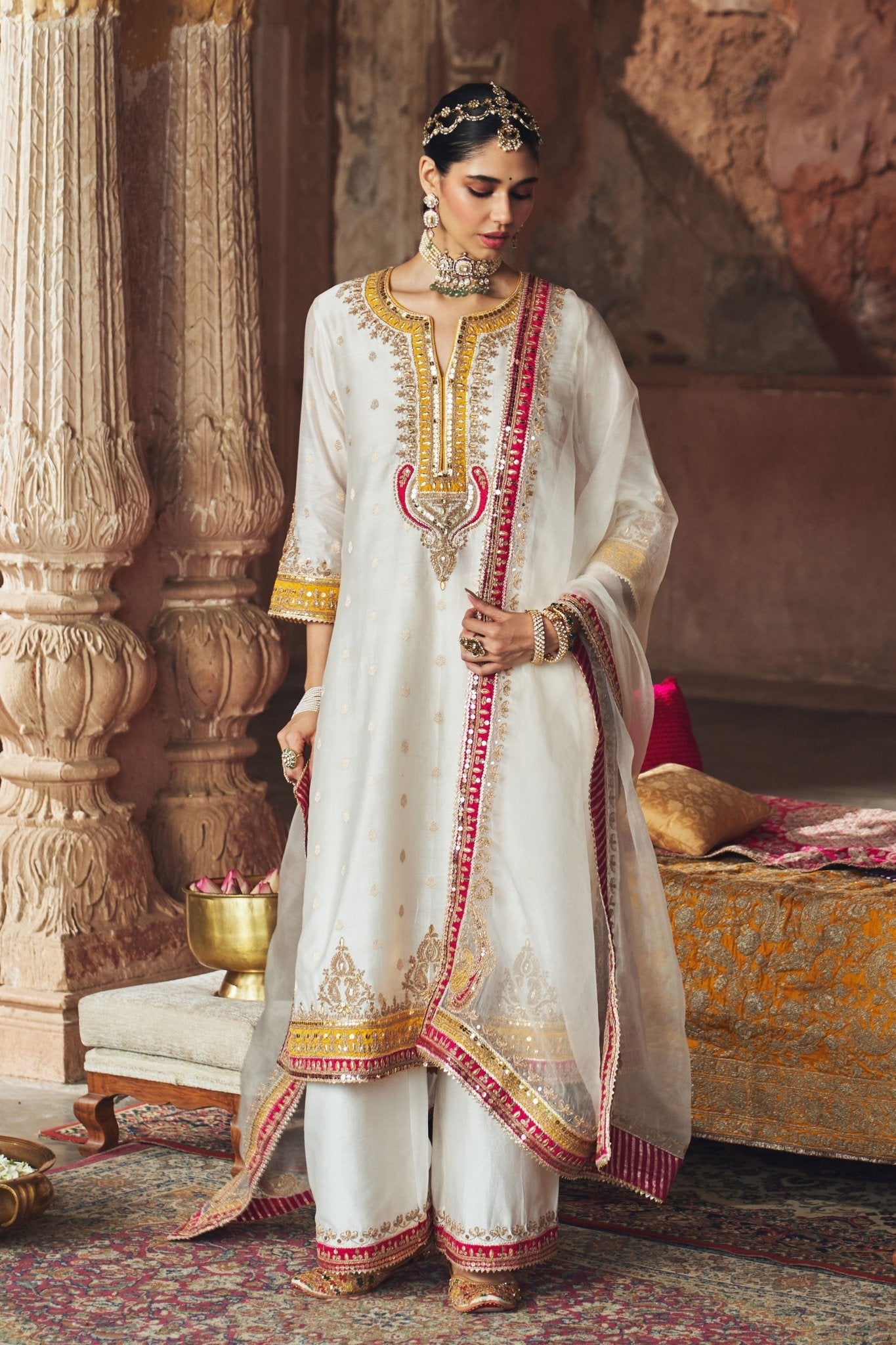 Sumaira Ivory Kurta Set - Sheetal Batra - Elahe