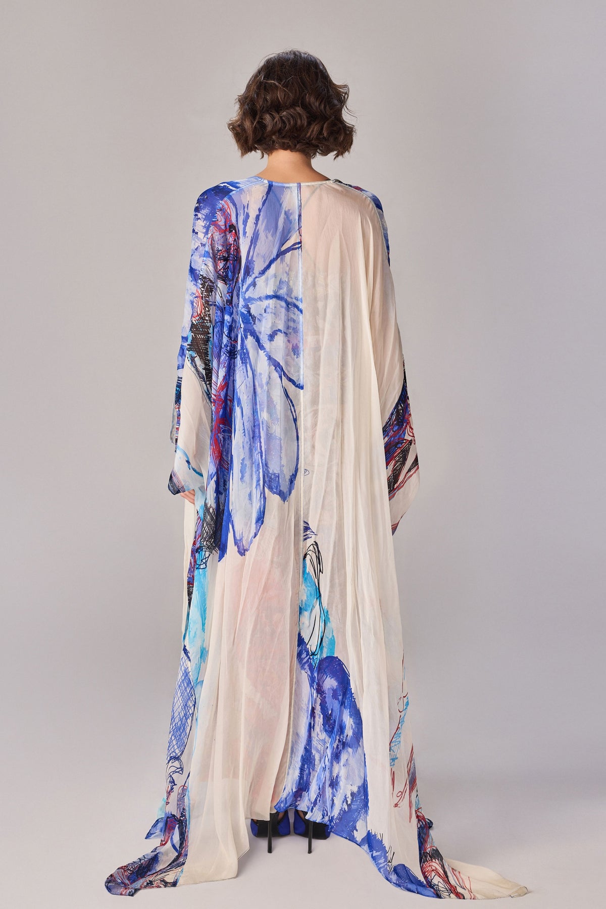 White Prime Dolly Cape