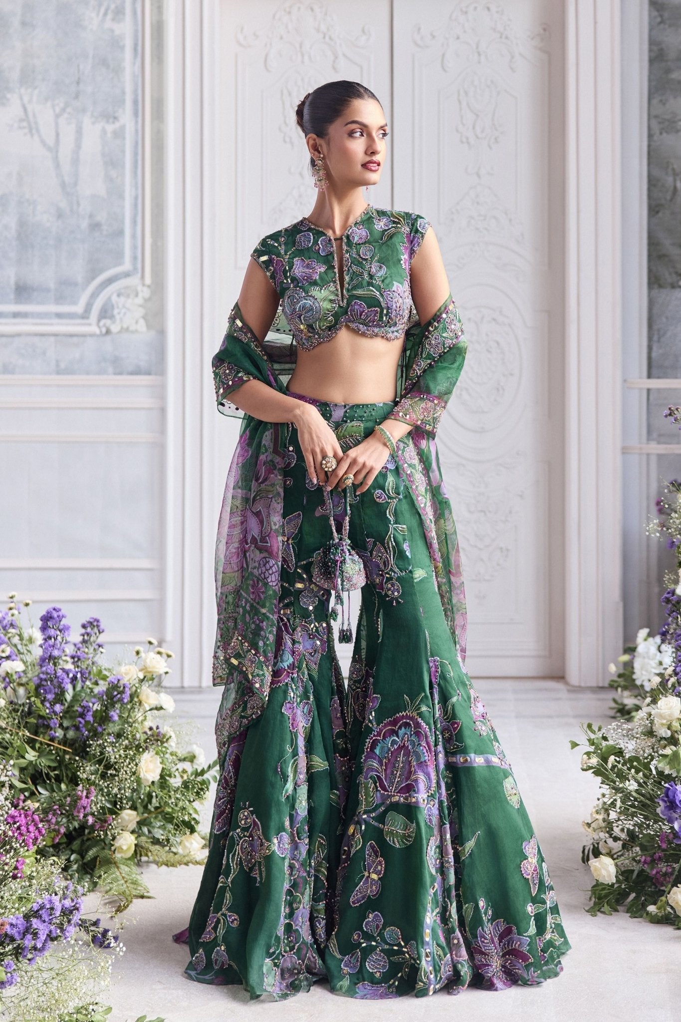 Nora Sharara Set - Mahima Mahajan - Elahe