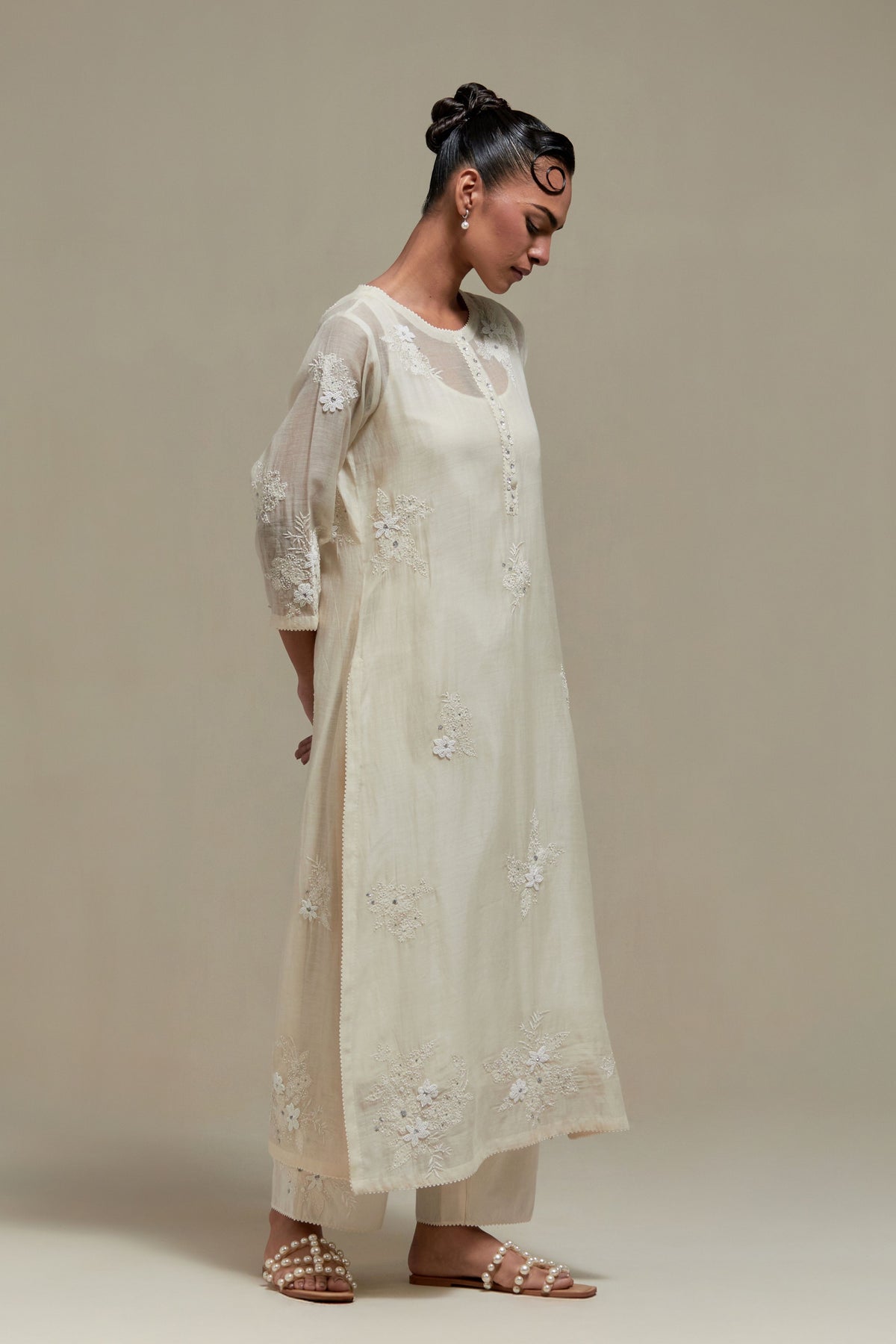 Off White Round Neck Kurta Set