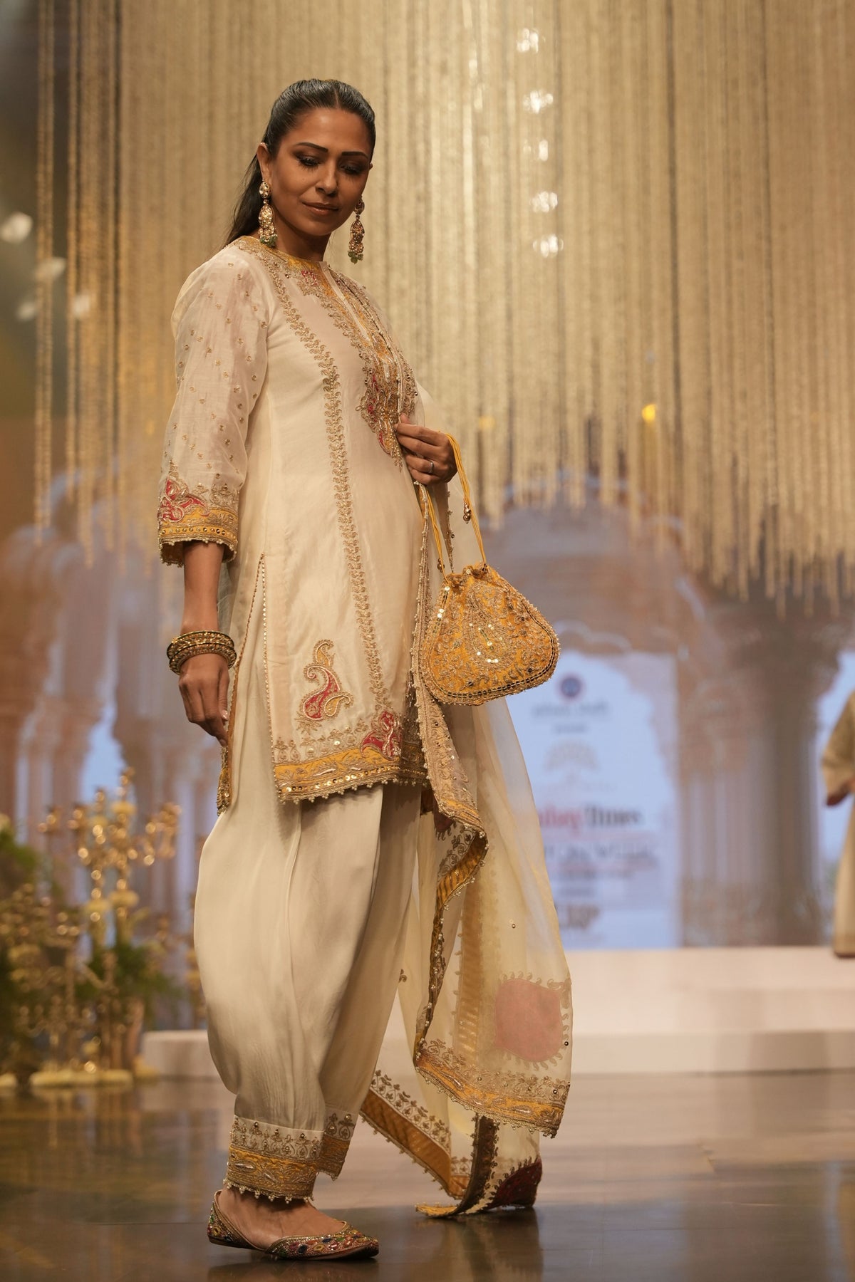 Daisy Ivory Kurta Set