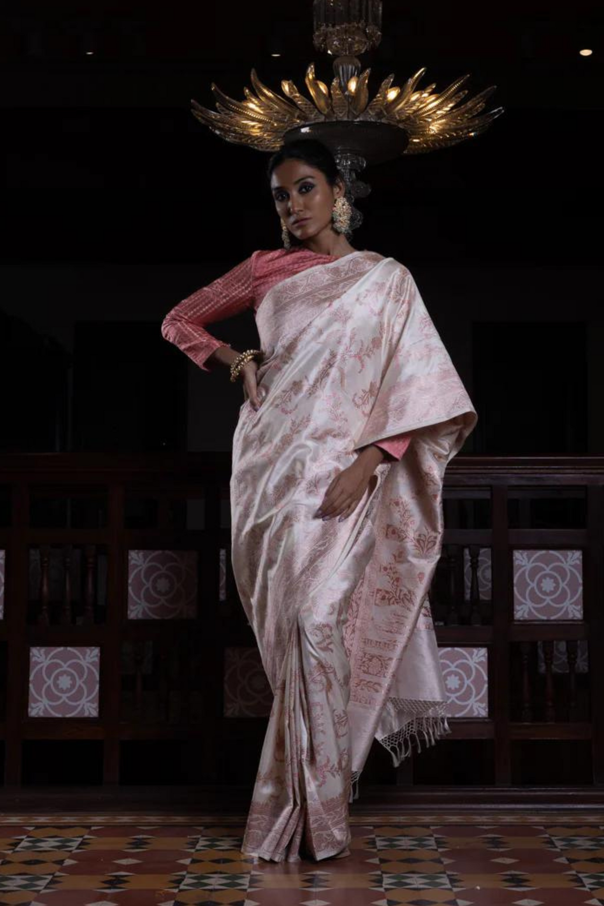 Jaal Manjari Shwet Jangla Benarasi Handloom Sari