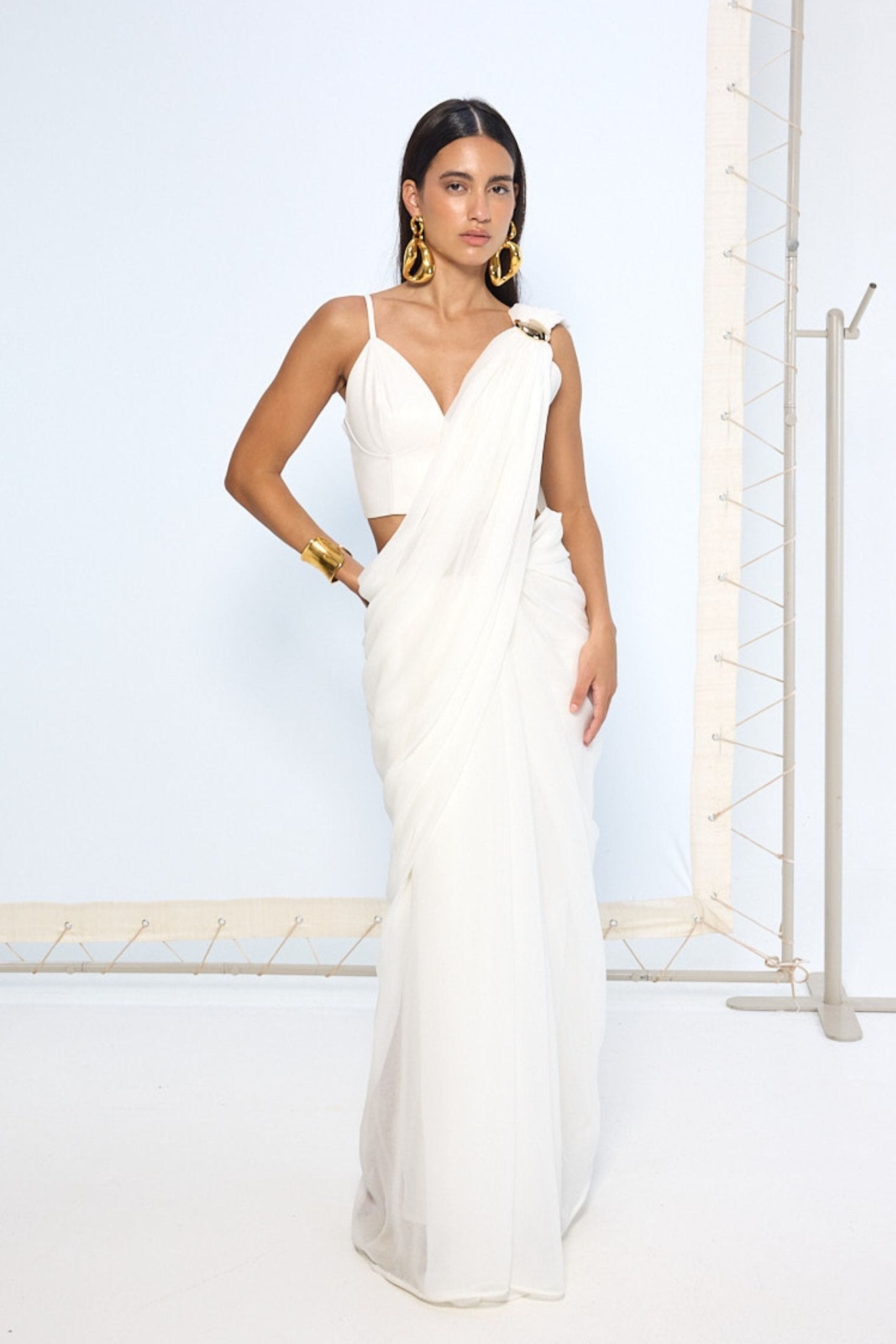 Ivory Movable Brooch Saree - Ekaya - Elahe