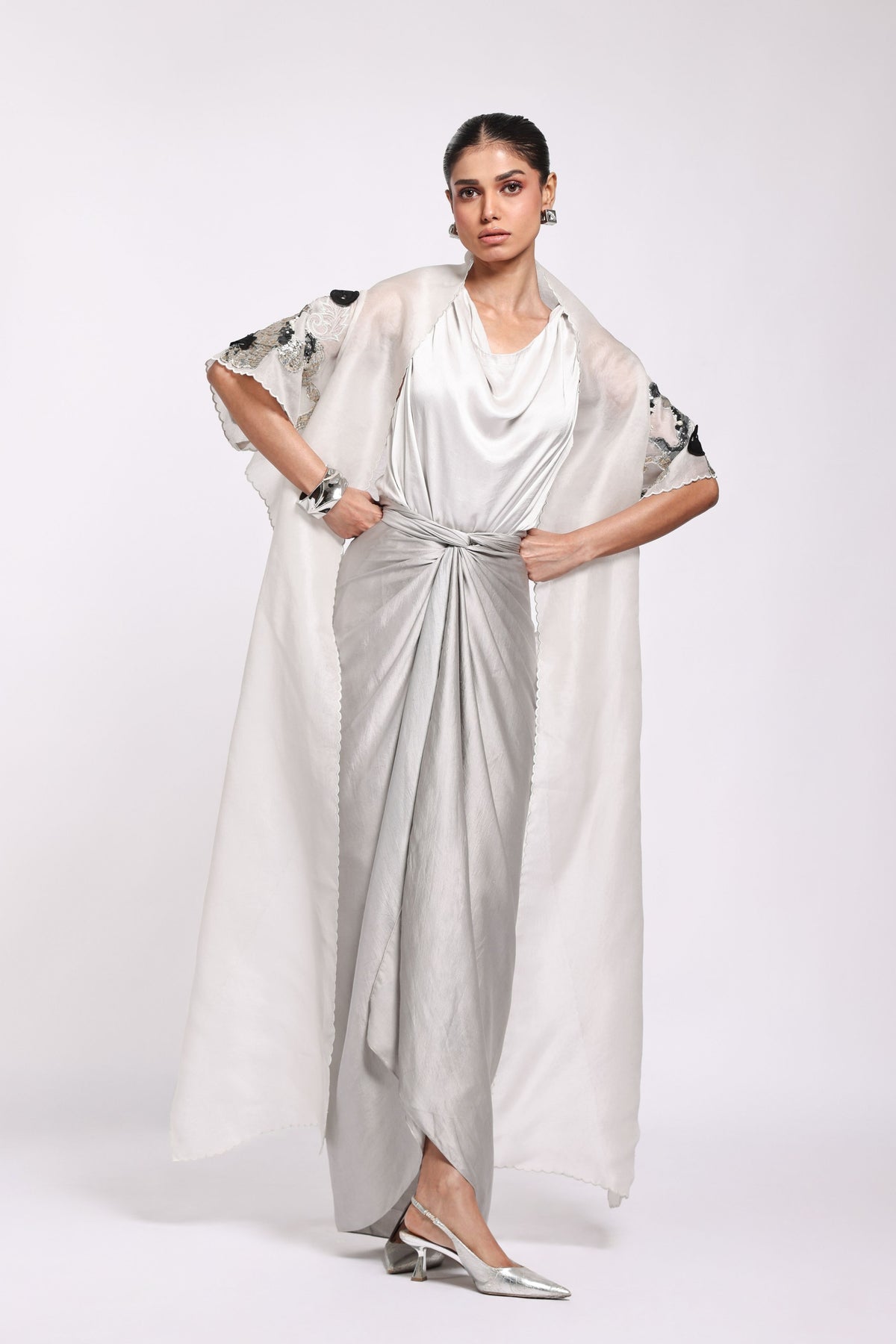 Hydrangea Brocado Cape Set