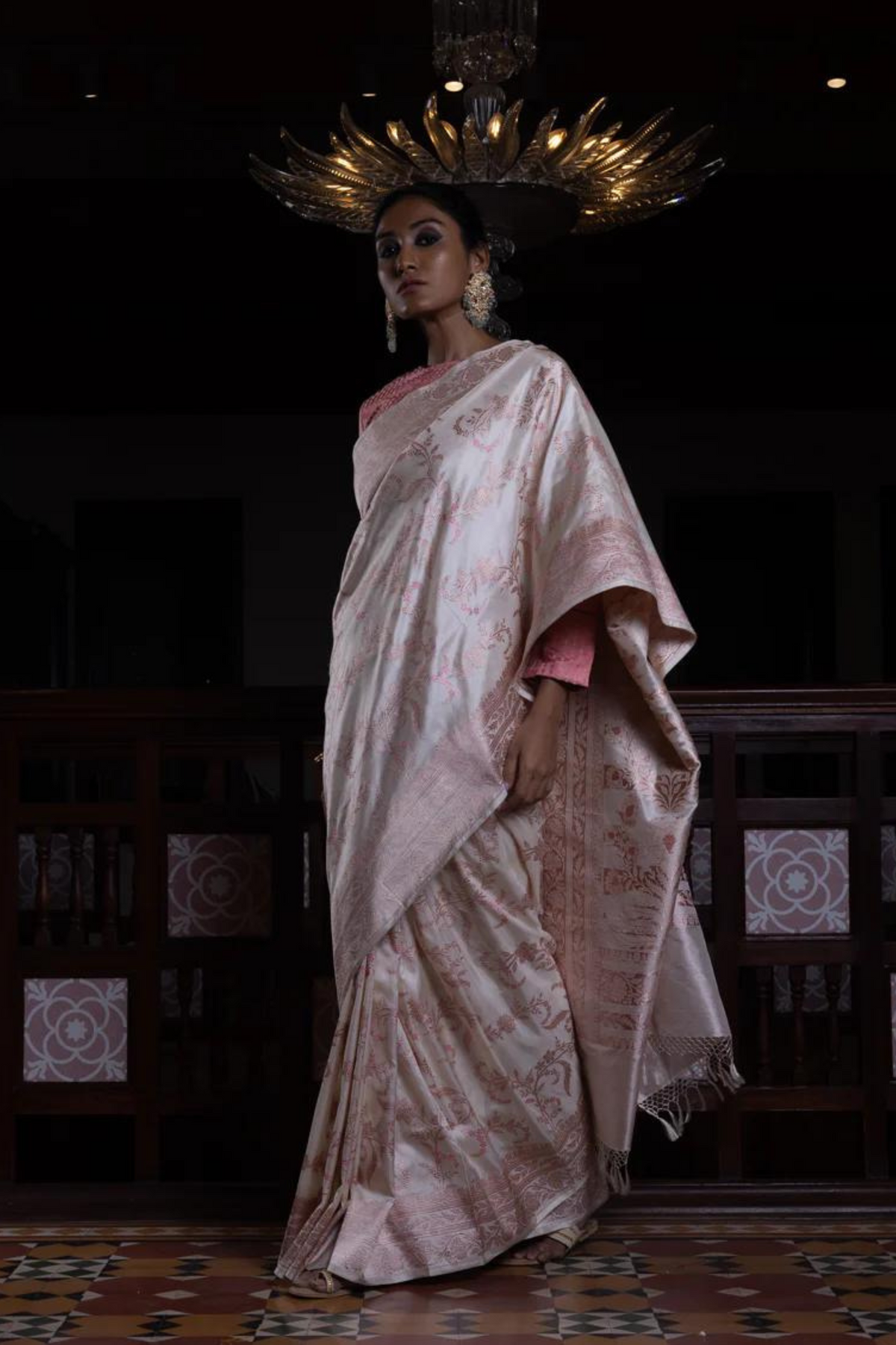 Jaal Manjari Shwet Jangla Benarasi Handloom Sari