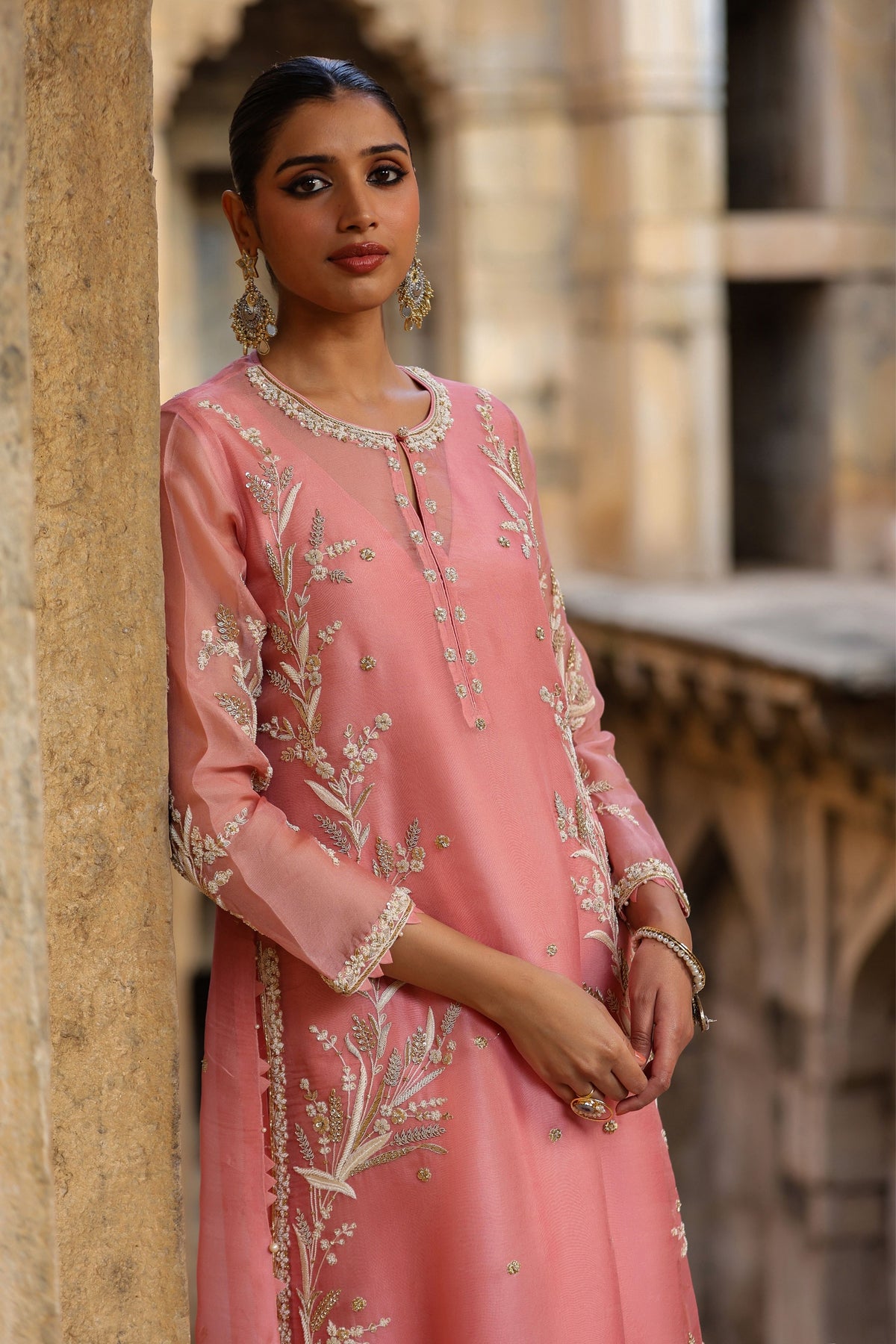 Vaayu Pink Phool Patti Kurta Set