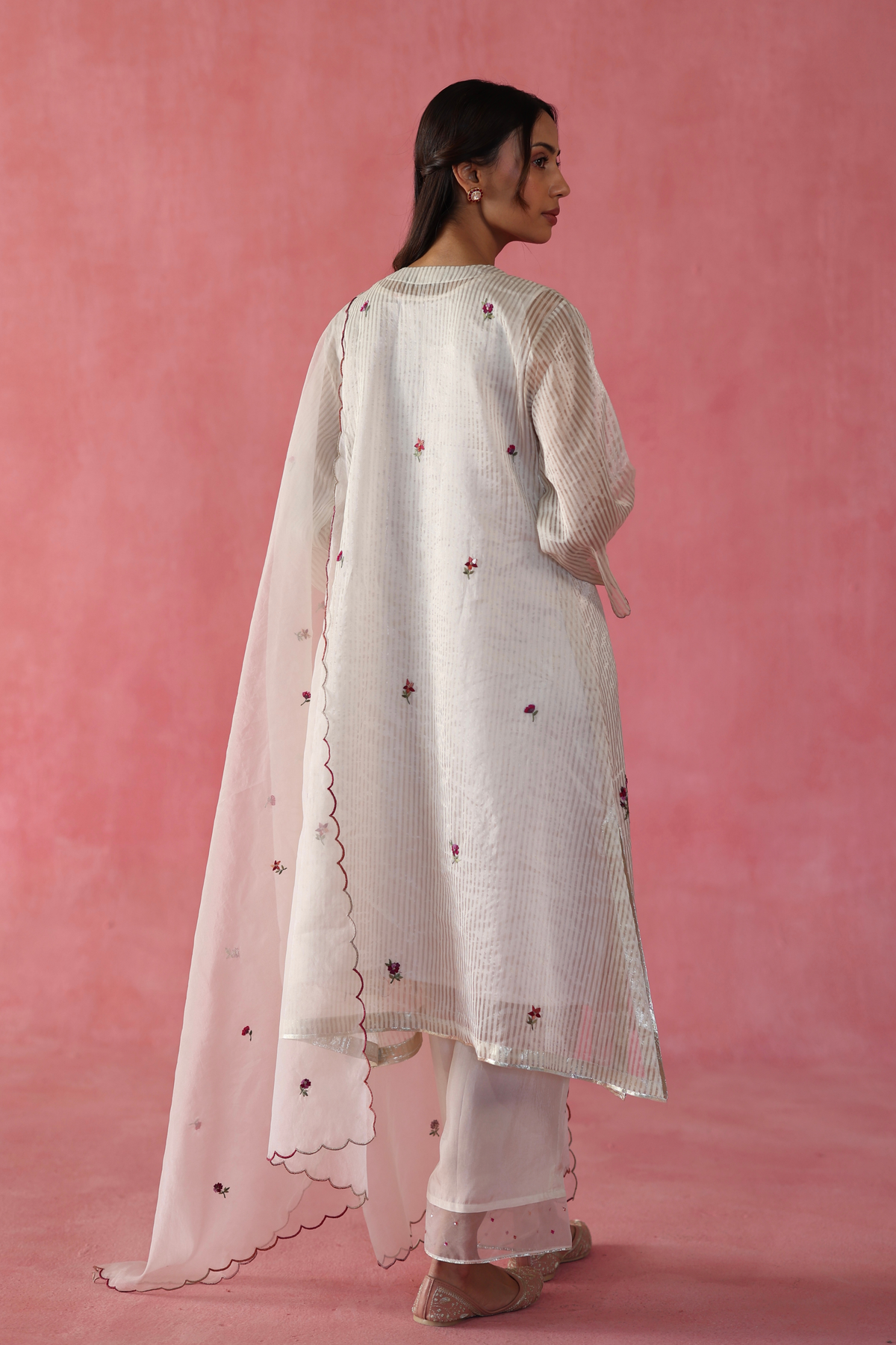 Ivory Shakkar Kurta Set
