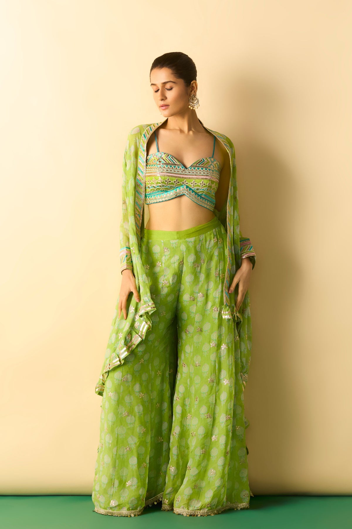 Dharika Cape Set