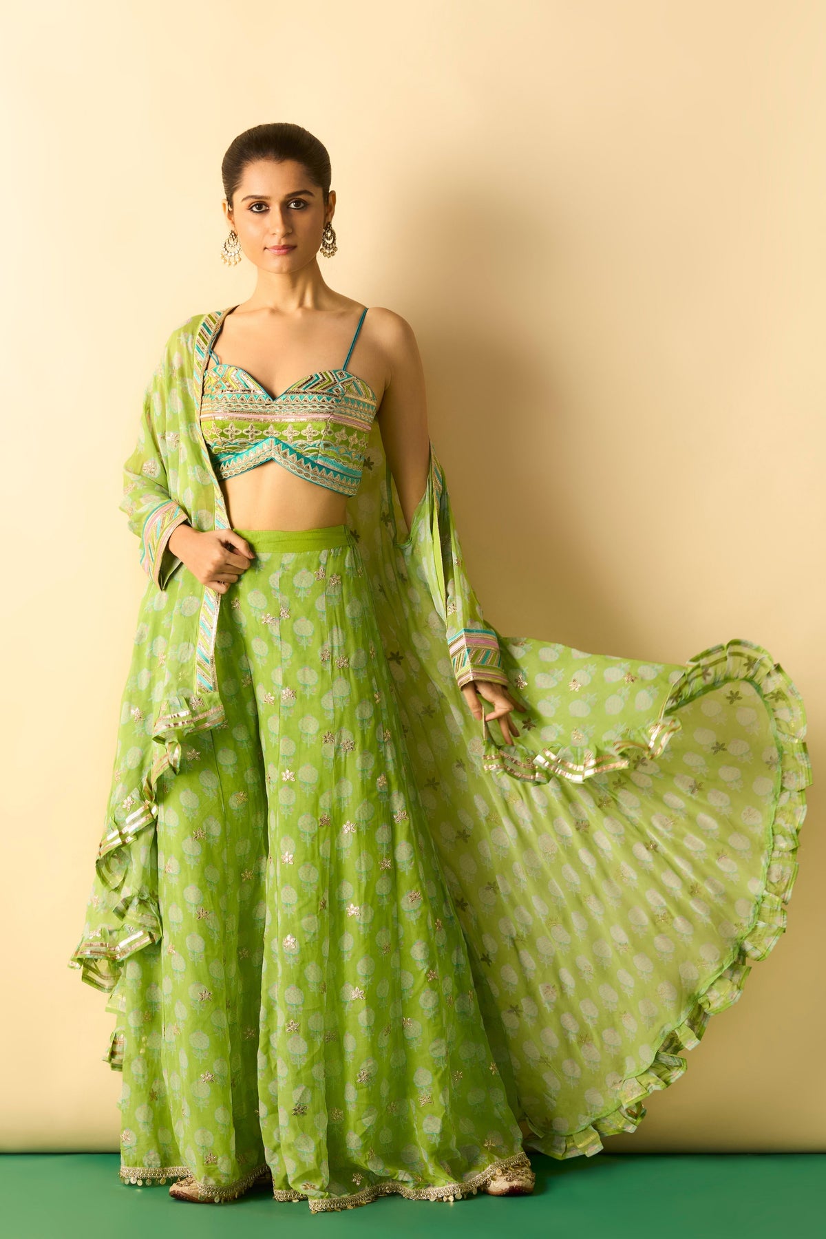 Dharika Cape Set