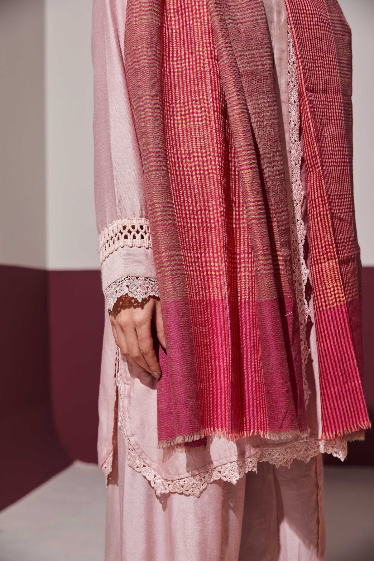 Zari Check Reversible Rani Pink Stole