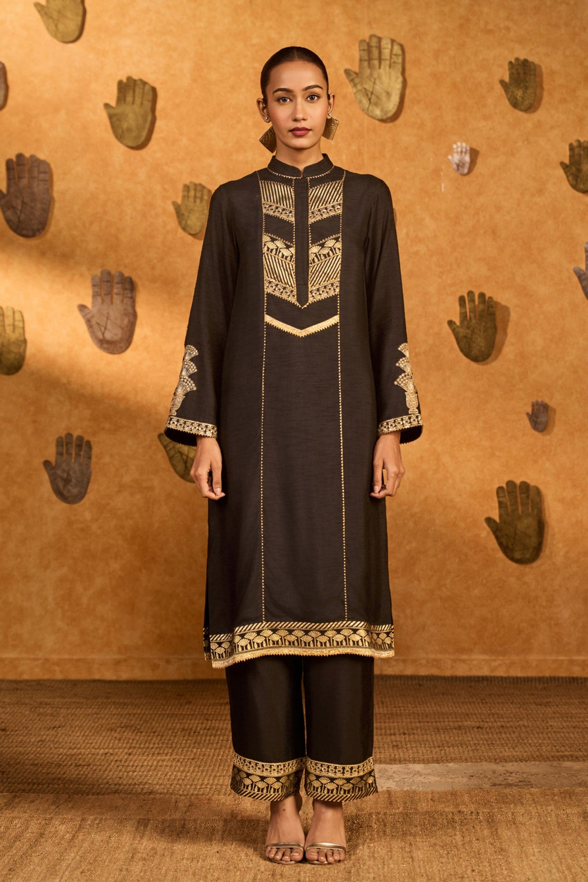 Black Vase Kurta Set