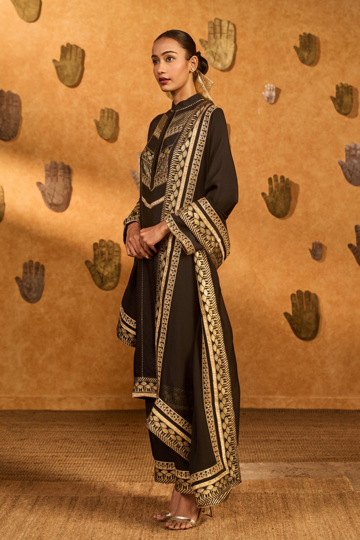 Black Vase Kurta Set