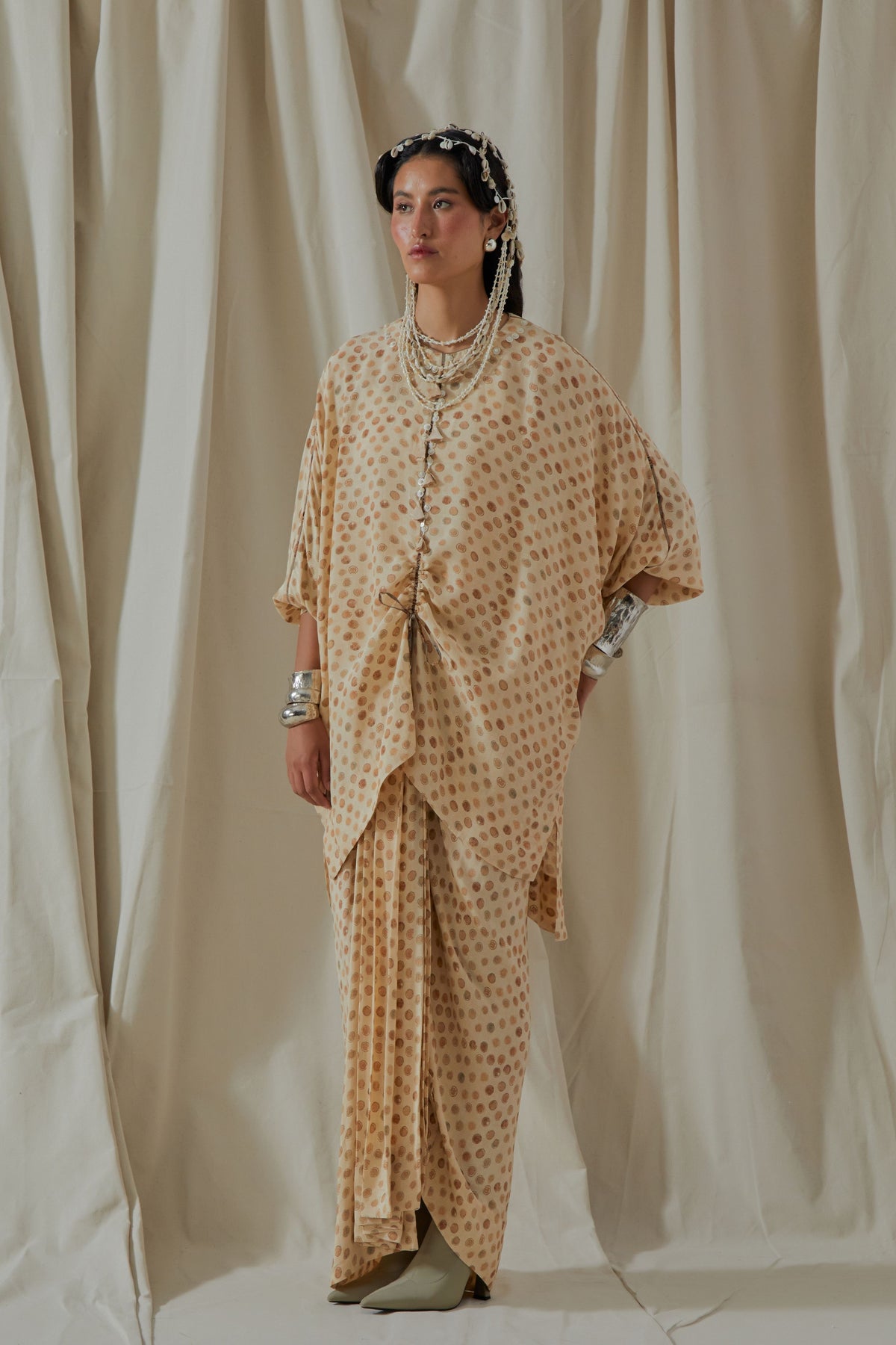 Kuru Ecru Trapeze Kurta Set