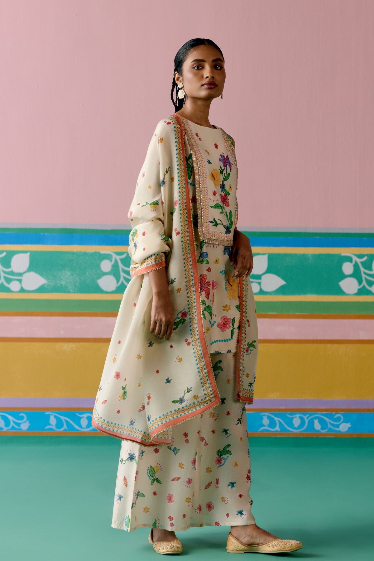 Ecru Floral Sleeveless Tunic Set