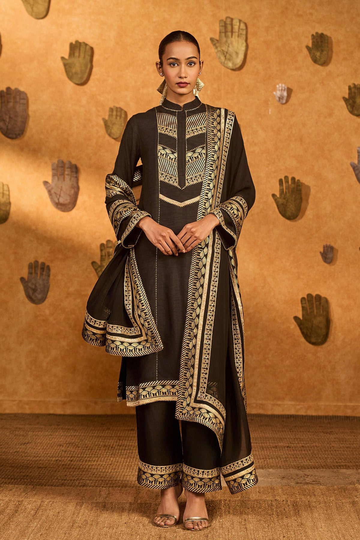 Black Vase Kurta Set