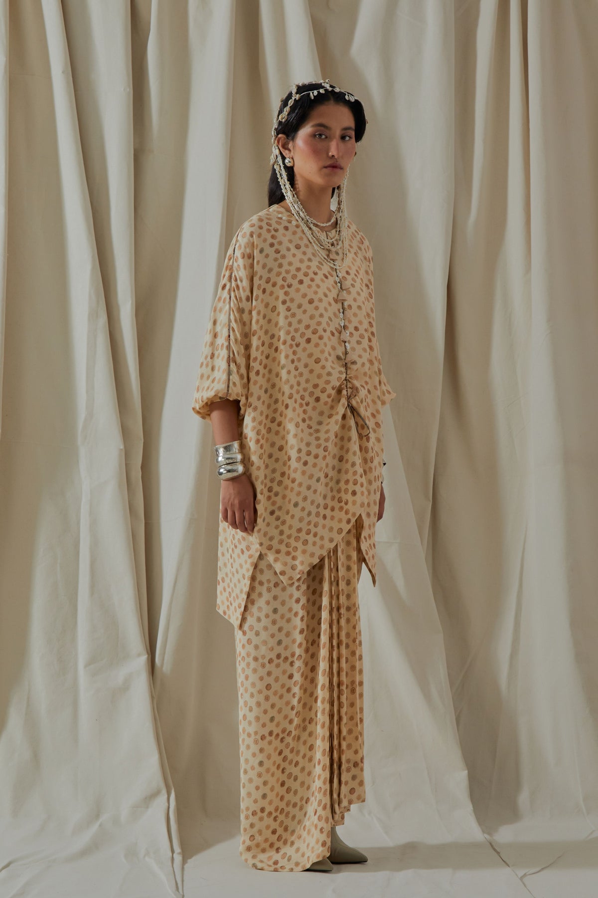 Kuru Ecru Trapeze Kurta Set