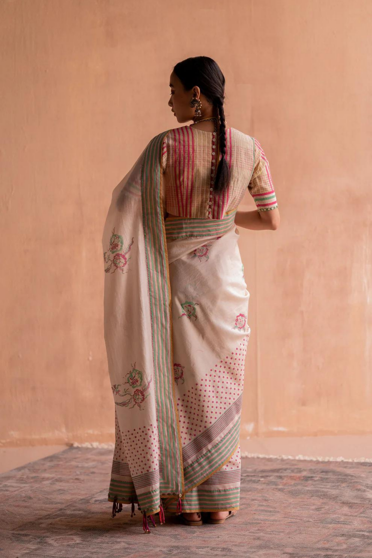 Yamuna Sari