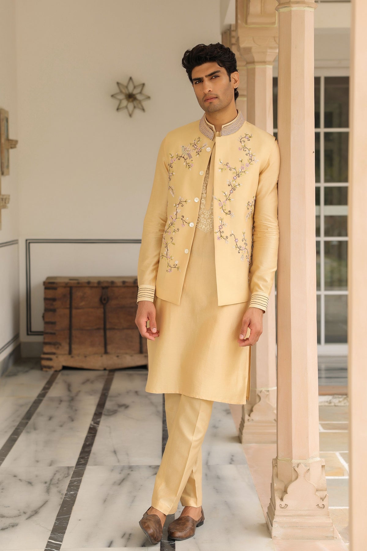 Gulzar Beige Jaal Embroidered Bandi